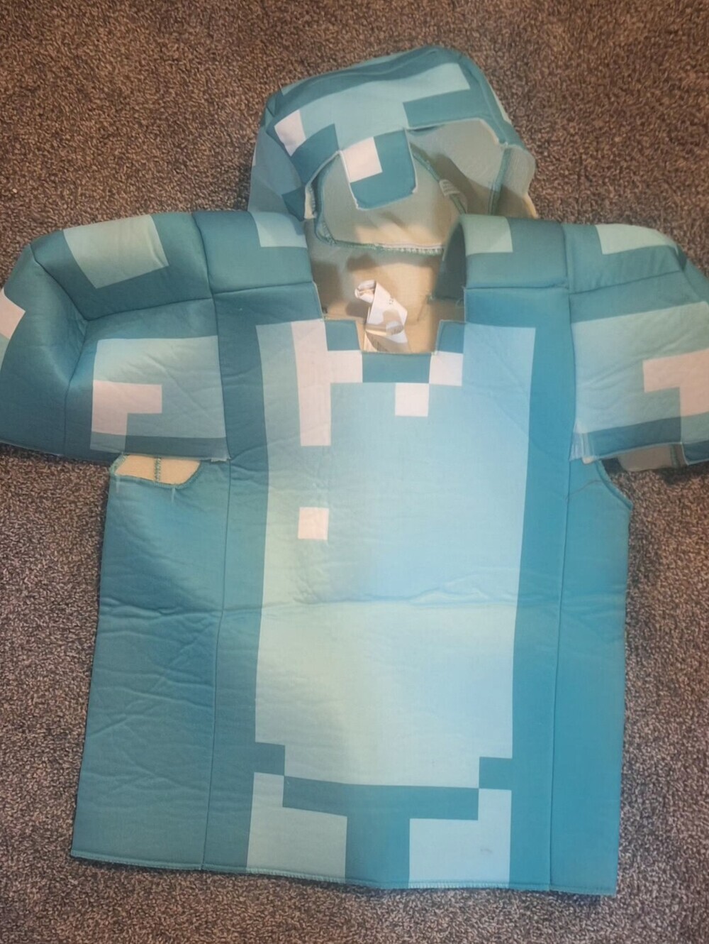 Med (Youth 7-8) Minecraft Deluxe Diamond Armor costume